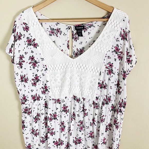 Torrid Floral Babydoll Blouse Sz 2X - Picture 3 of 7